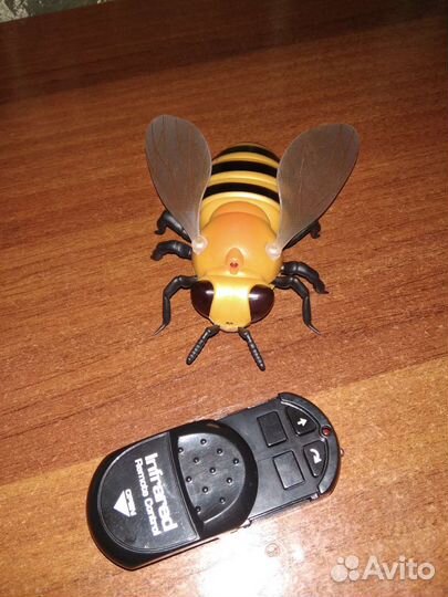 Игрушка Пчëлка на пульте