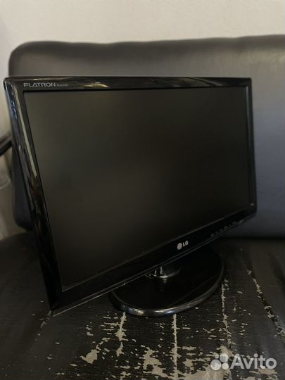 Монитор LG 22