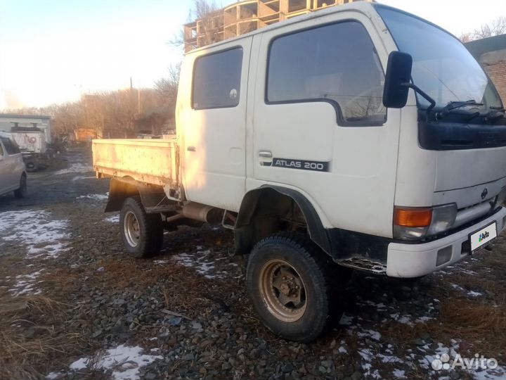 Бортовой грузовик Nissan Atlas, 1995