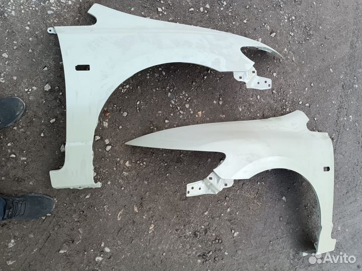 Продам крылья на Хонду Цивик 4D