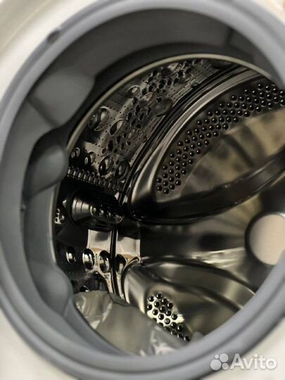 Стиральная машина LG F2V3GS3W белый