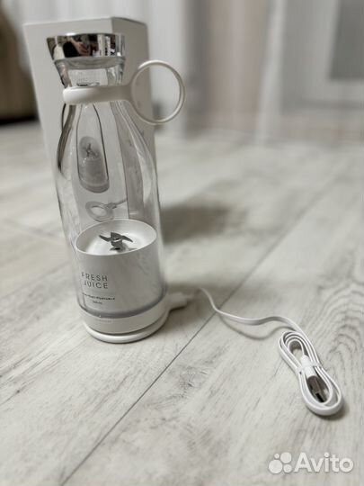 Портативный блендер для смузи Fresh Juise