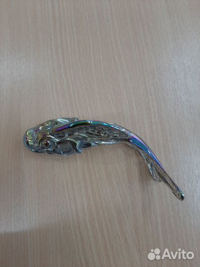 Настольная фигурка рыбки из цветного стекла