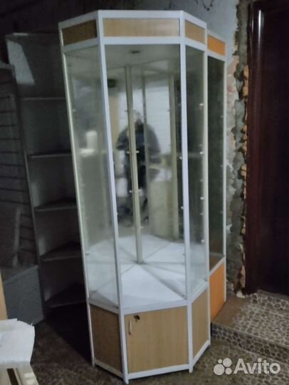 Витрина алюминиевая угловая