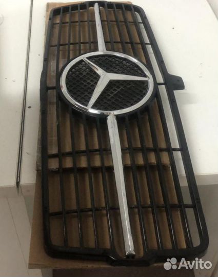 Решётка радиатора Мерседес Бенц