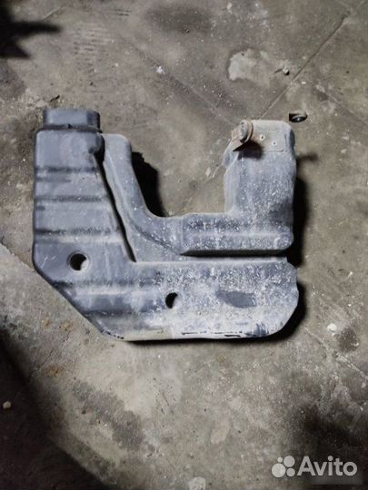 Резонатор воздушного фильтра Mitsubishi Galant 9