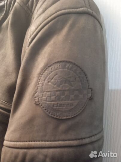 Замшевая коричневая мужская мотокуртка «Clover»