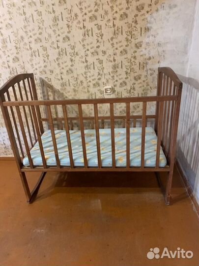 Детская кроватка