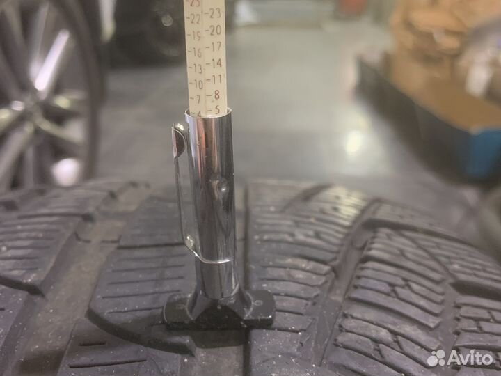 Pirelli Winter Sottozero 240 Serie II 255/40 R20