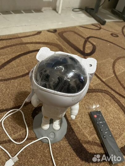 Игрушка робот космонавт