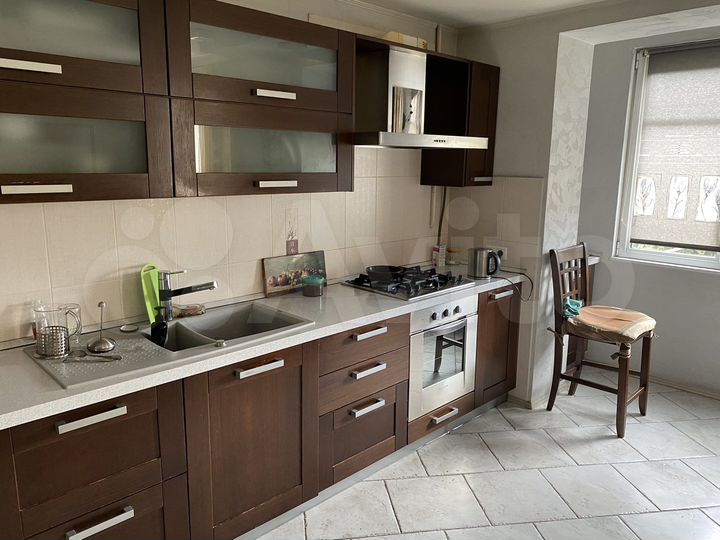 2-к. квартира, 72,6 м², 2/5 эт.