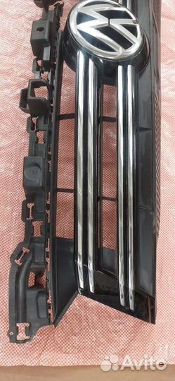 Решетка радиатора Volkswagen Tiguan