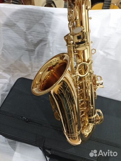 Саксофон альт. Новый. Комплект