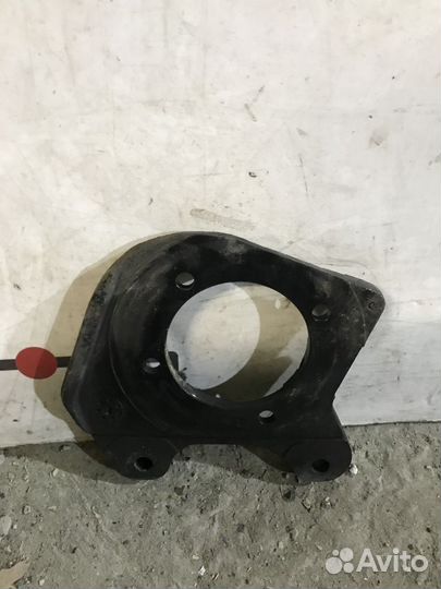 Скоба суппорта Opel Astra J (2009—2012)