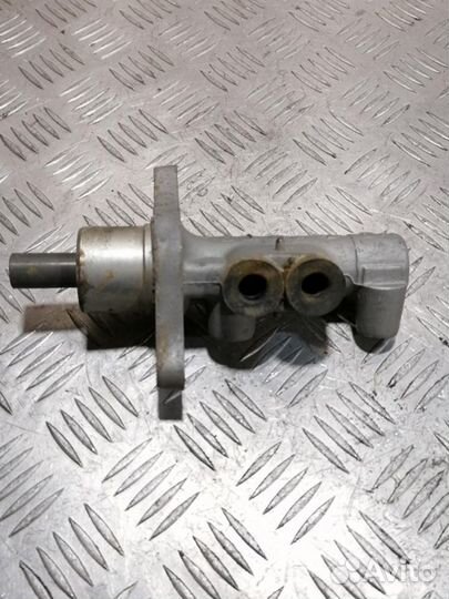 Цилиндр тормозов главный Skoda Octavia 2000 2011