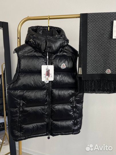 Жилетка moncler безрукавка