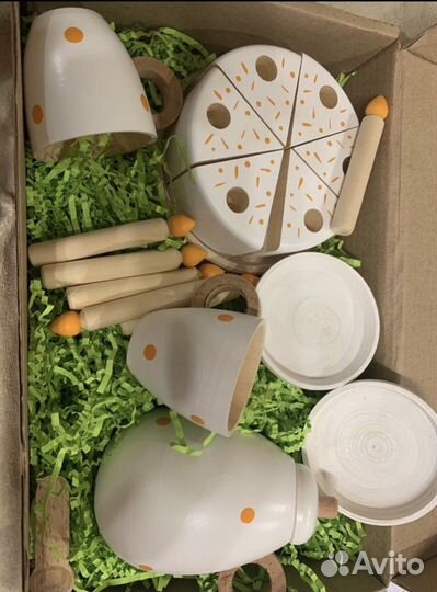 Набор посуды из дерева