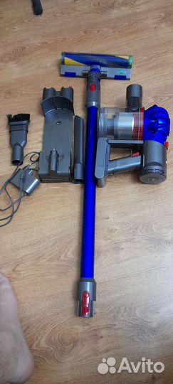 Пылесос Dyson v7