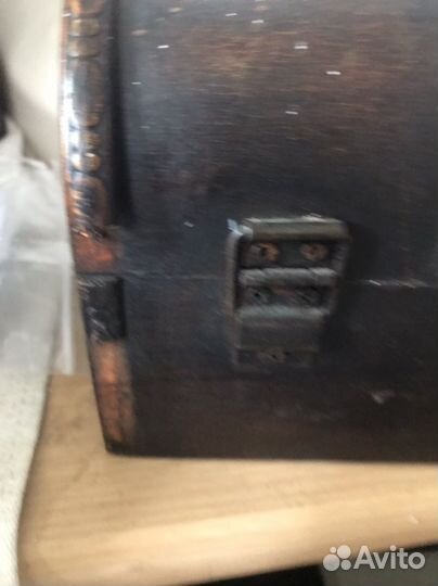 Деревянная шкатулка