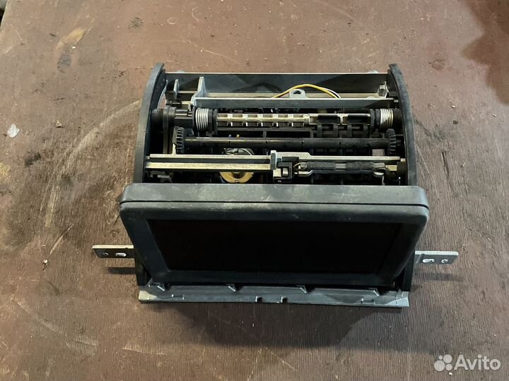 Механизм winda экран монитор navi MMI audi A8 D3