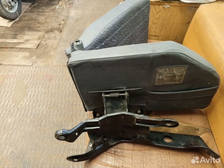 Сидение складное тойота с креплением