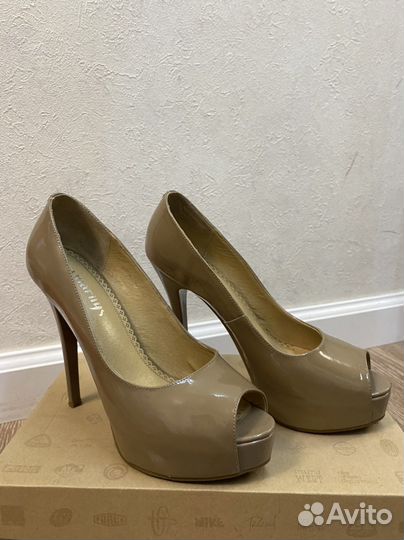 Туфли с открытым носом