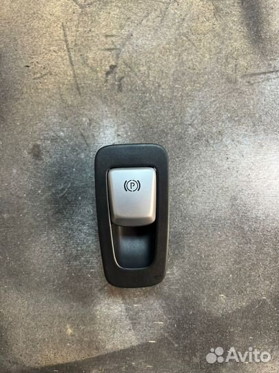 Кнопка ручного тормоза Mercedes W205 A2059056603