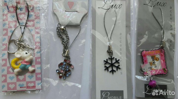 Брелоки, наклейки