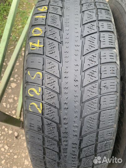 Triangle Snowlink TWT02 225/70 R16