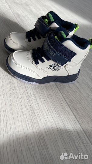 Кроссовки детские 22 размер новые