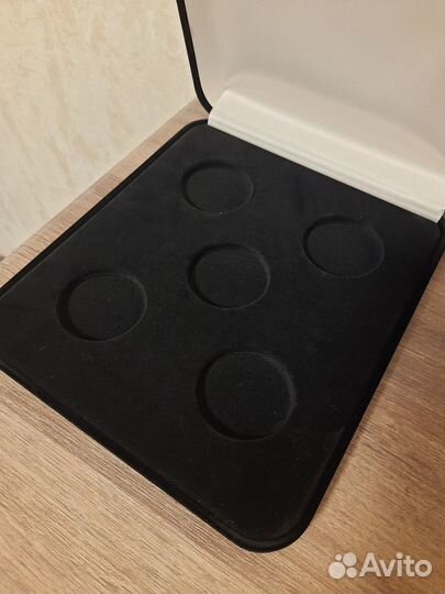 Футляр на 5 монет в капсулах 46х46 мм черный