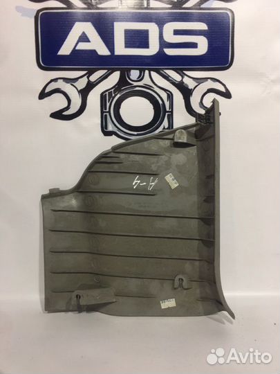 Обшивка стойки задняя правая Ssangyong Kyron 1