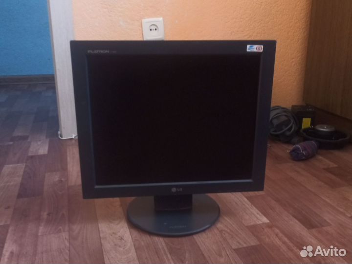 Монитор LG flatron L1730S