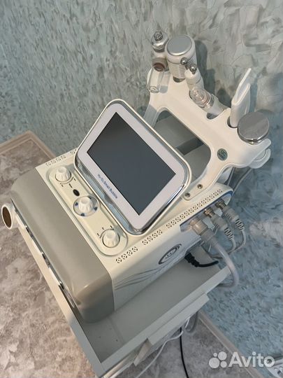 Косметологический комбайн-аппарат