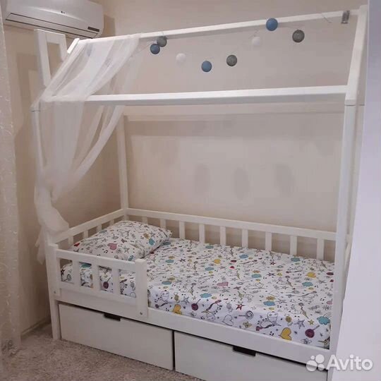 Детская кровать домик