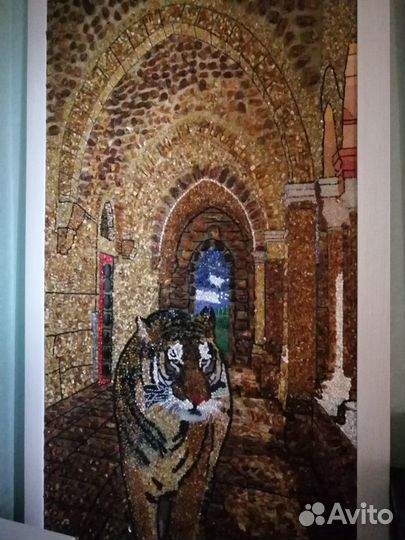 Картина с янтарем