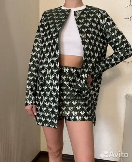 Костюм: пиджак и юбка-шорты Maje