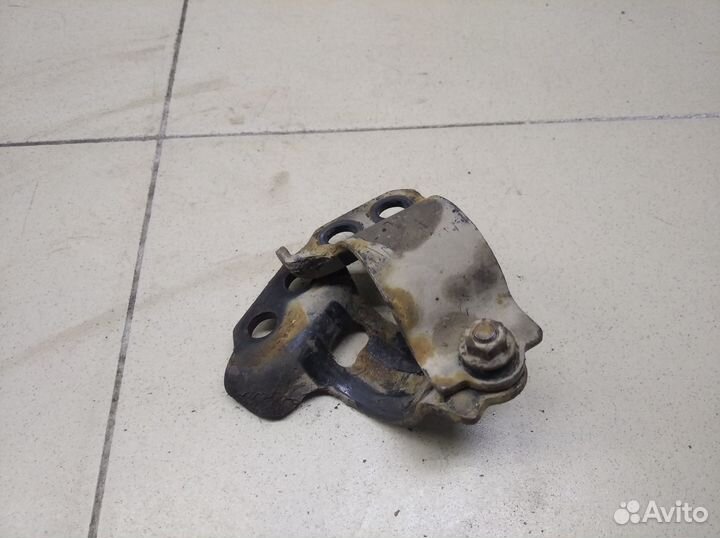 Кронштейн рулевой колонки Almera N16 2000-2006