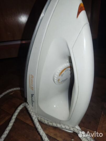 Утюг Moulinex DP 6.41