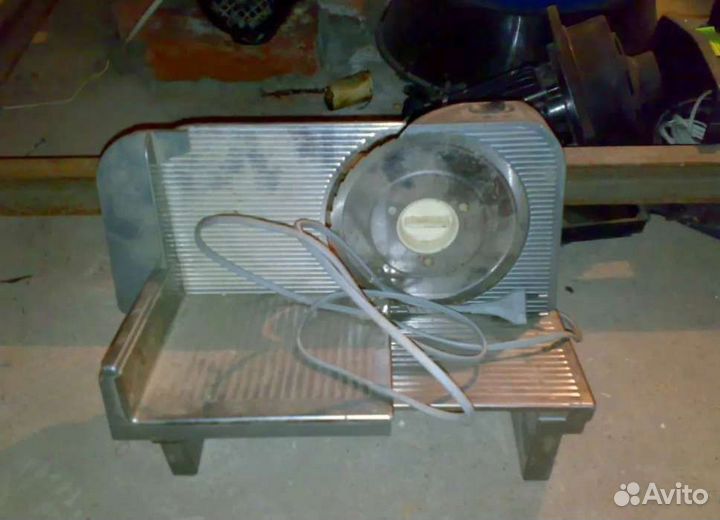 Продаю слайсер/ломтерезка zelmer 493