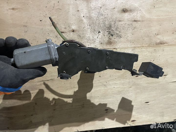 Моторчик заднего Mitsubishi galant 7