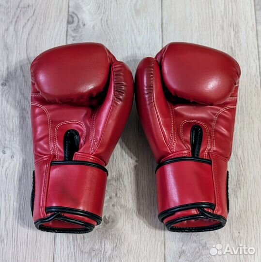 Боксерские перчатки FBT 10 oz