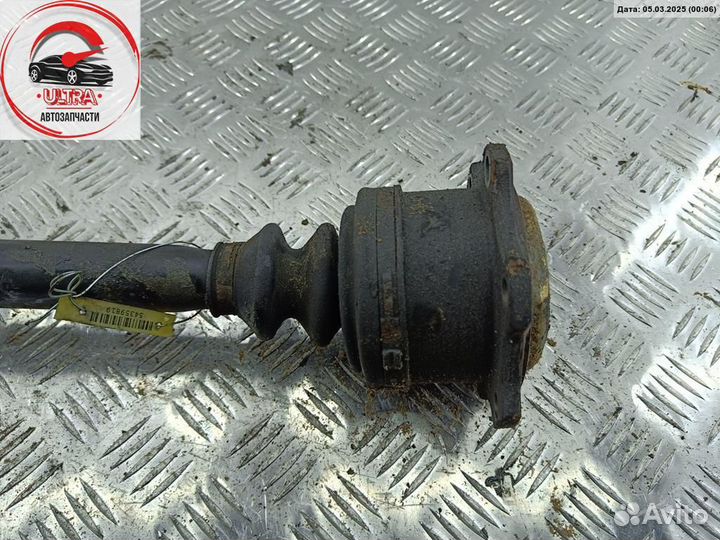 Полуось передняя левая б/у Audi A4 B5 (1994-2001) 8D0407271BC
