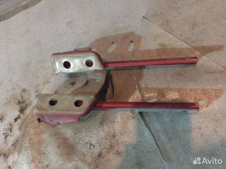 Петли капота VW Tiguan 1