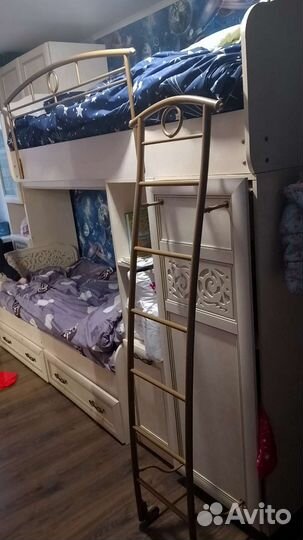 Двухъярусная кровать