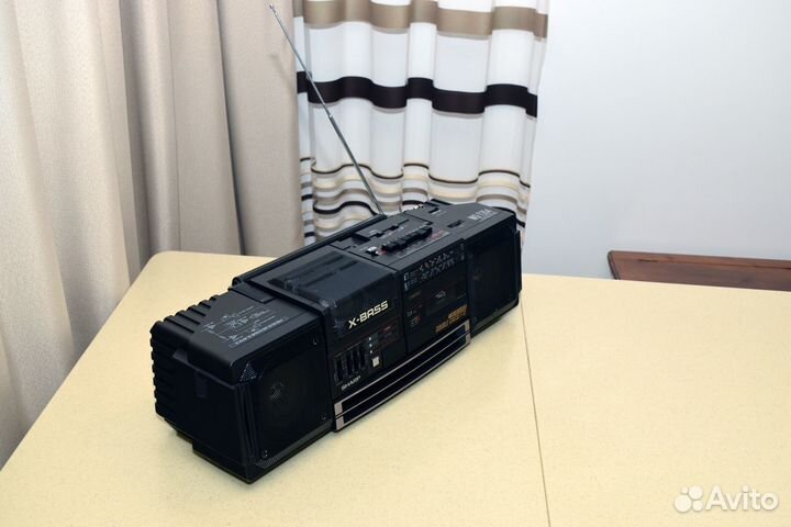 Двухкассетная магнитола Sharp WQ-T354H X-BAS