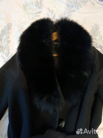 Пальто женское с меховым воротником