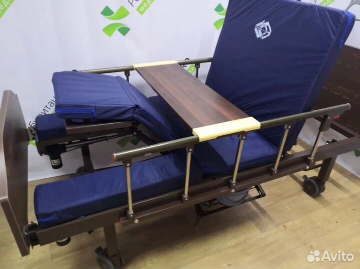 Медицинская кровать кмр-01 с туалетом