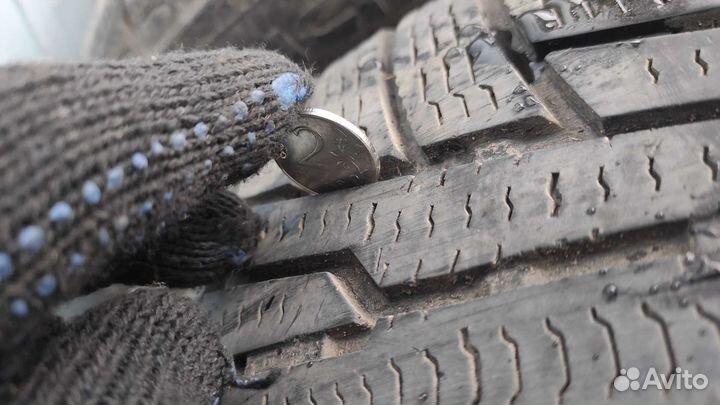 Nokian Tyres Hakkapeliitta R2 235/55 R17 103R