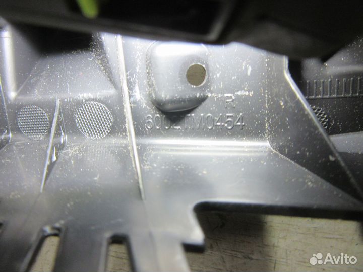 Кронштейн фар правый BMW X5 G05 с 2018